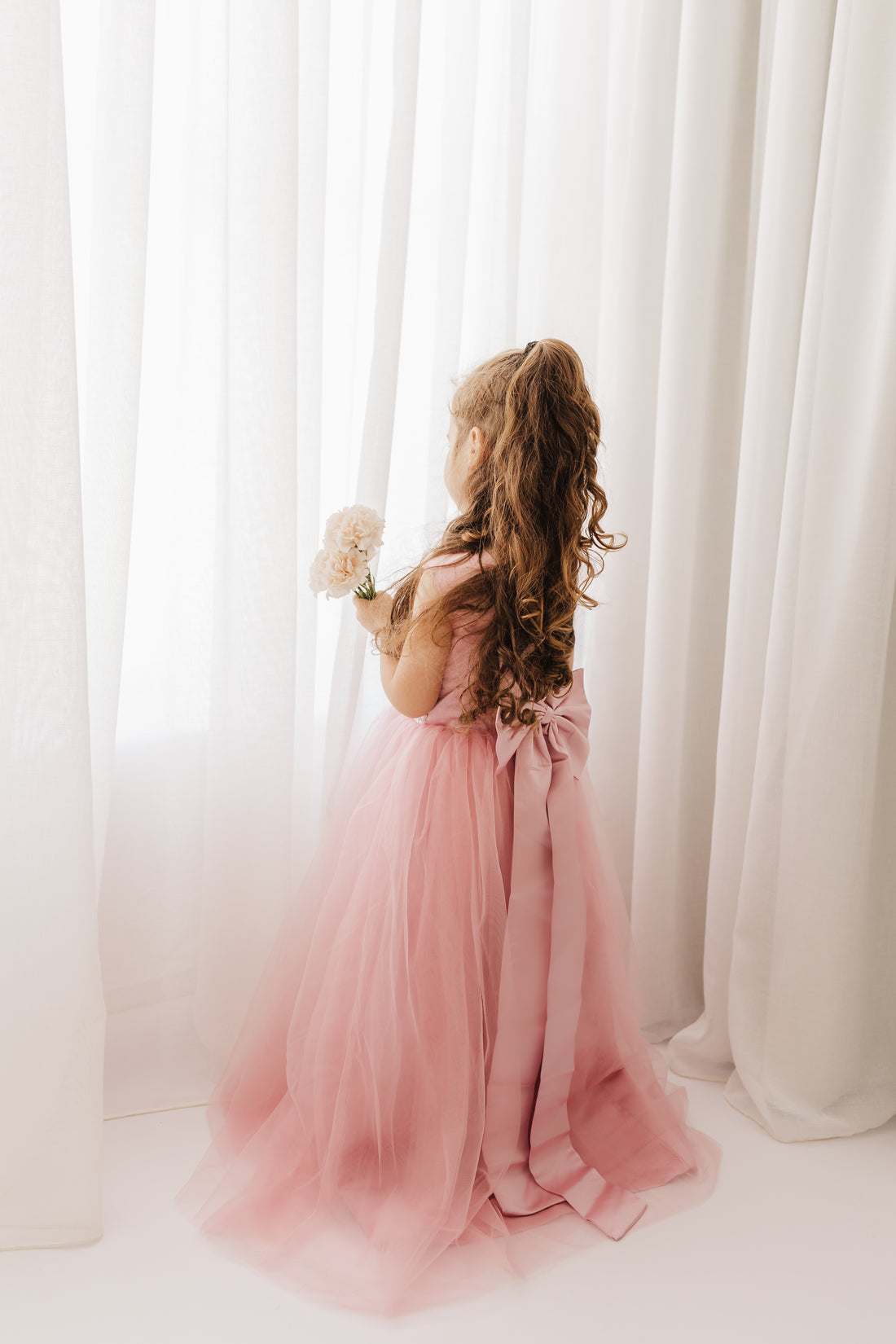 Backless Bowknot Dress: A Timeless and Elegant Fashion Statement