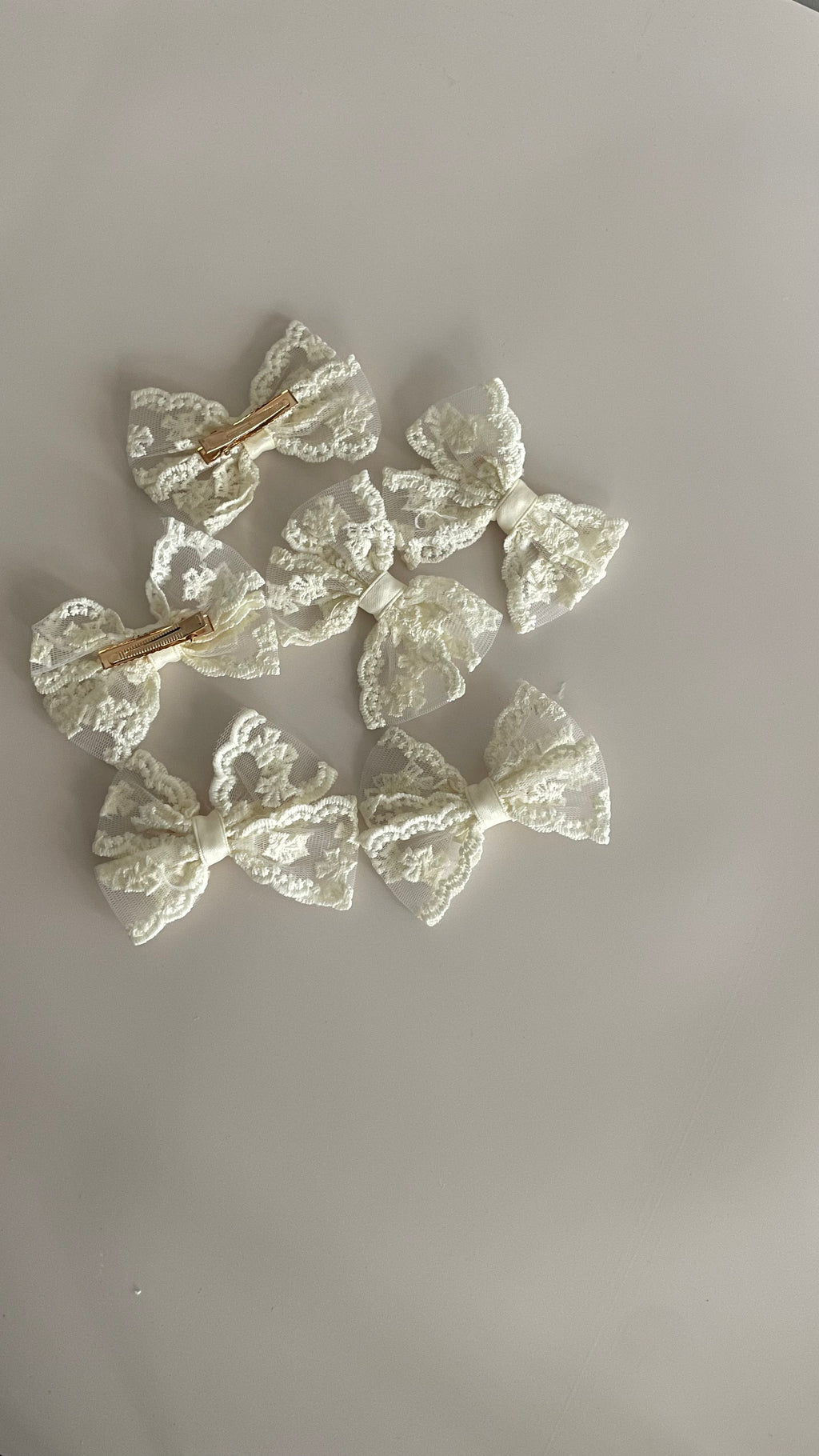 Lace bows