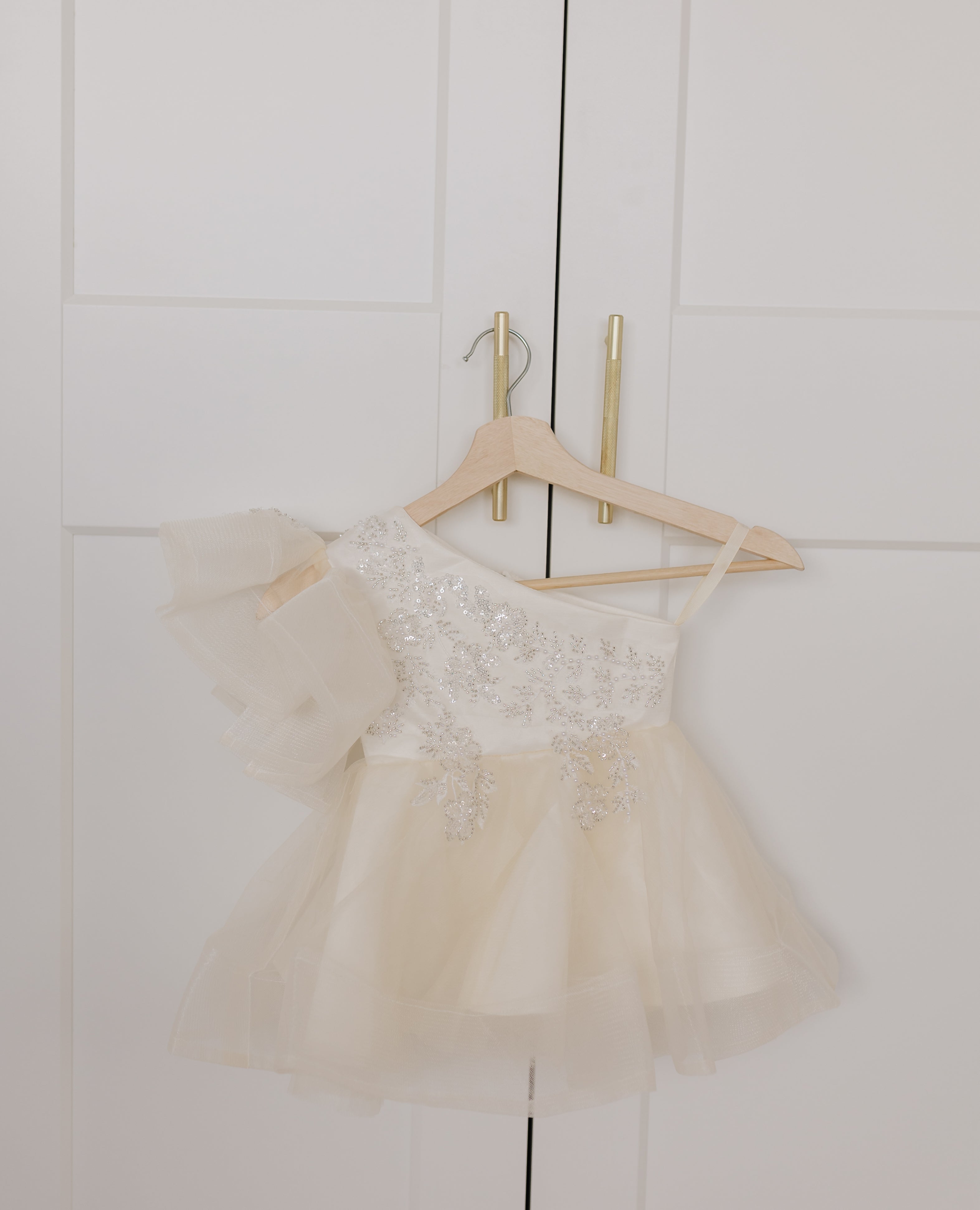 Wayna Off-white - ( Size 2Y, 4Y, 5Y)