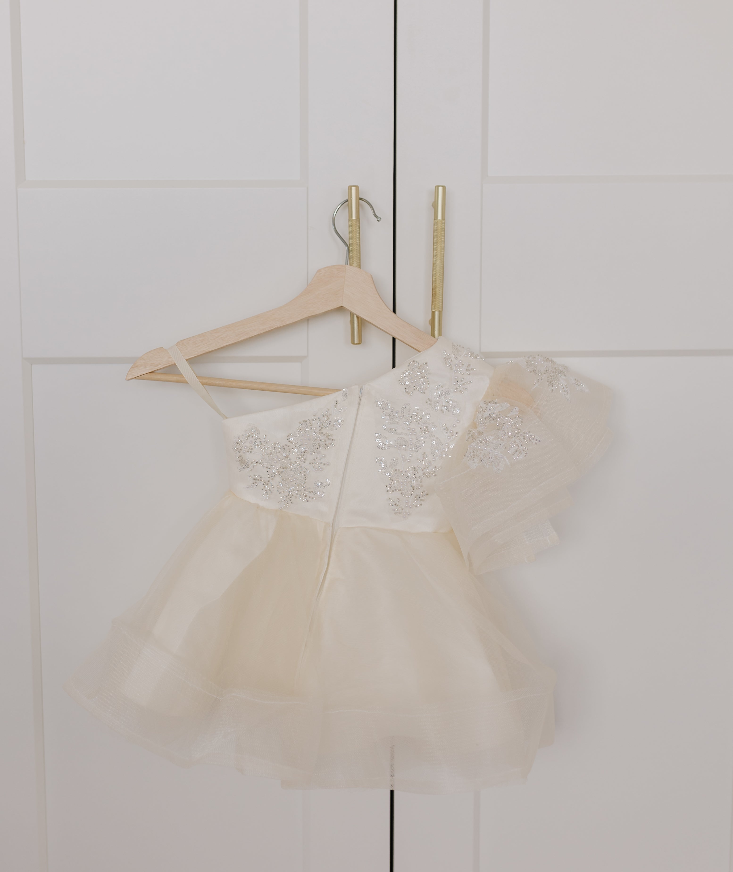 Wayna Off-white - ( Size 2Y, 4Y, 5Y)